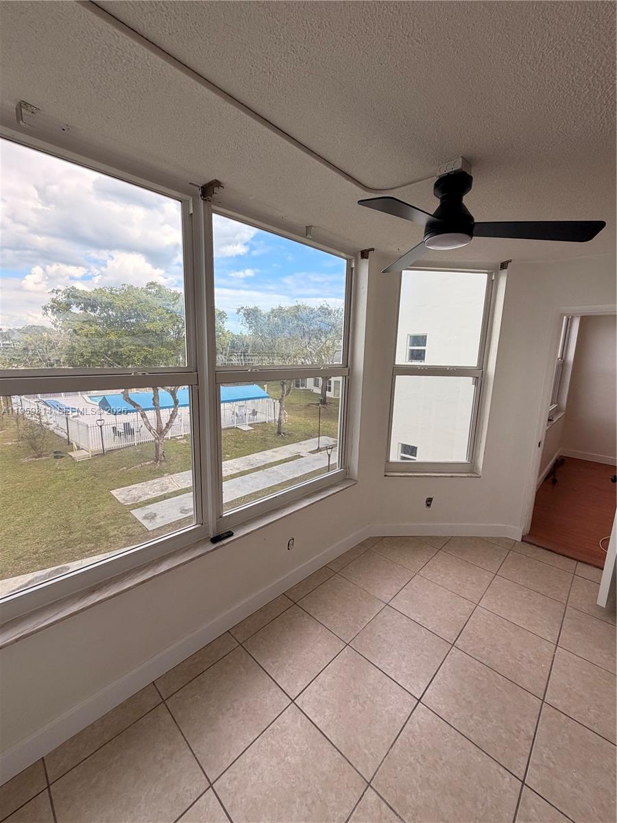 ROLLING GREEN CONDO E - Residential Lease