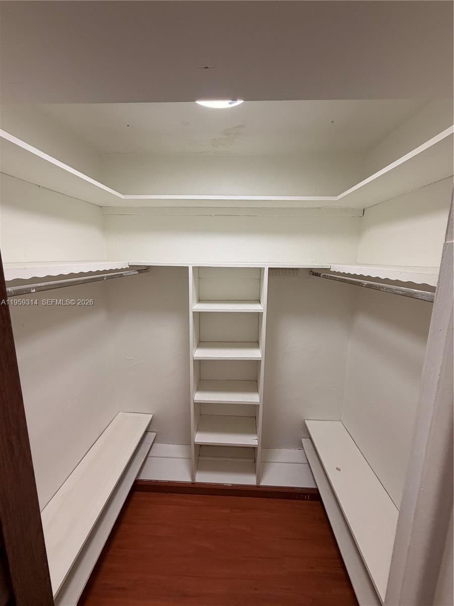 ROLLING GREEN CONDO E - Residential Lease