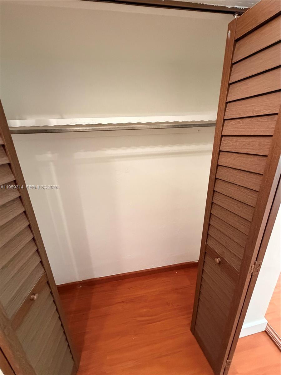 ROLLING GREEN CONDO E - Residential Lease