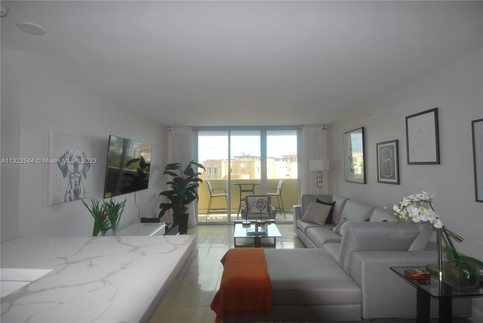 Immaculate and remodeled 2/2 available for 6 months at the Yacht Club at Portofino starting January 16th
Located South of Fifth next to the best restaurants, shops and close to the beach. Amenities: pool, tennis court, bbq area, gym,​​‌​​​​‌​‌​​​‌‌​​​‌‌‌​​‌​​‌‌​​​​ sauna.