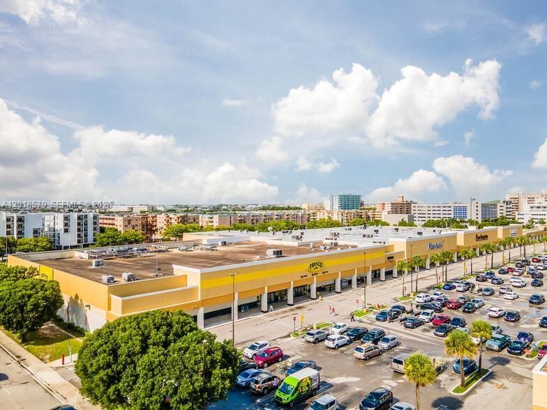 ROYAL PALMETTO CONDO - Residential
