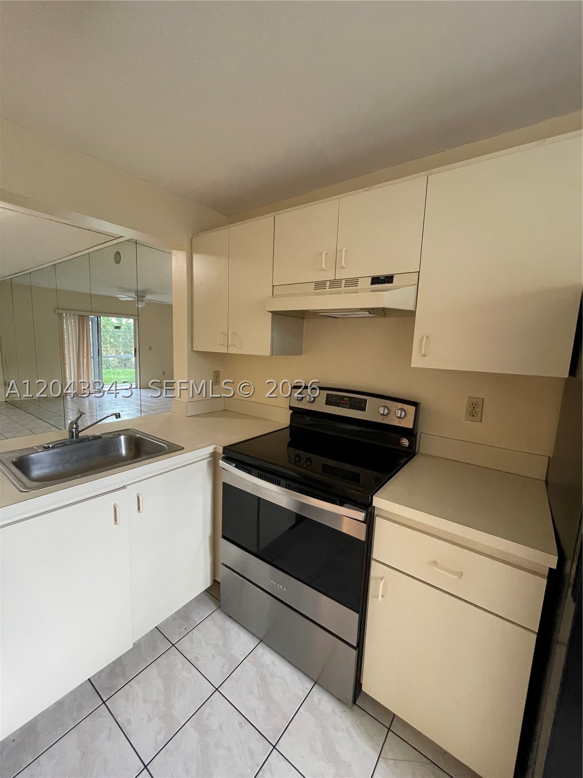 MONTEREY VILLAGE-ONE COND - Residential