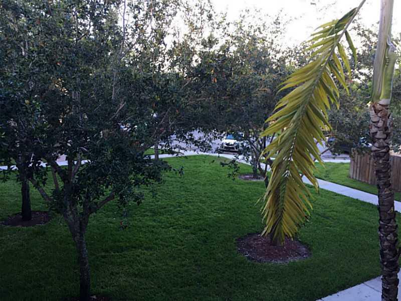 VILLAS AT CARMEL CONDO NO - Residential Lease
