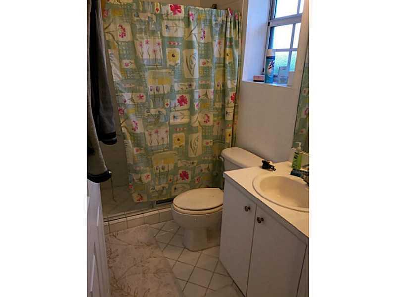 VILLAS AT CARMEL CONDO NO - Residential Lease