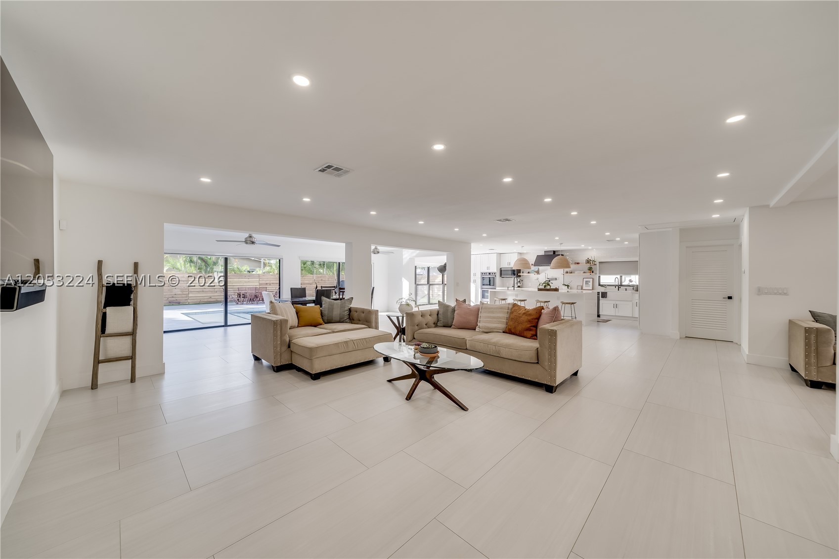 HOLLYWOOD HILLS NORTH SEC - Residential