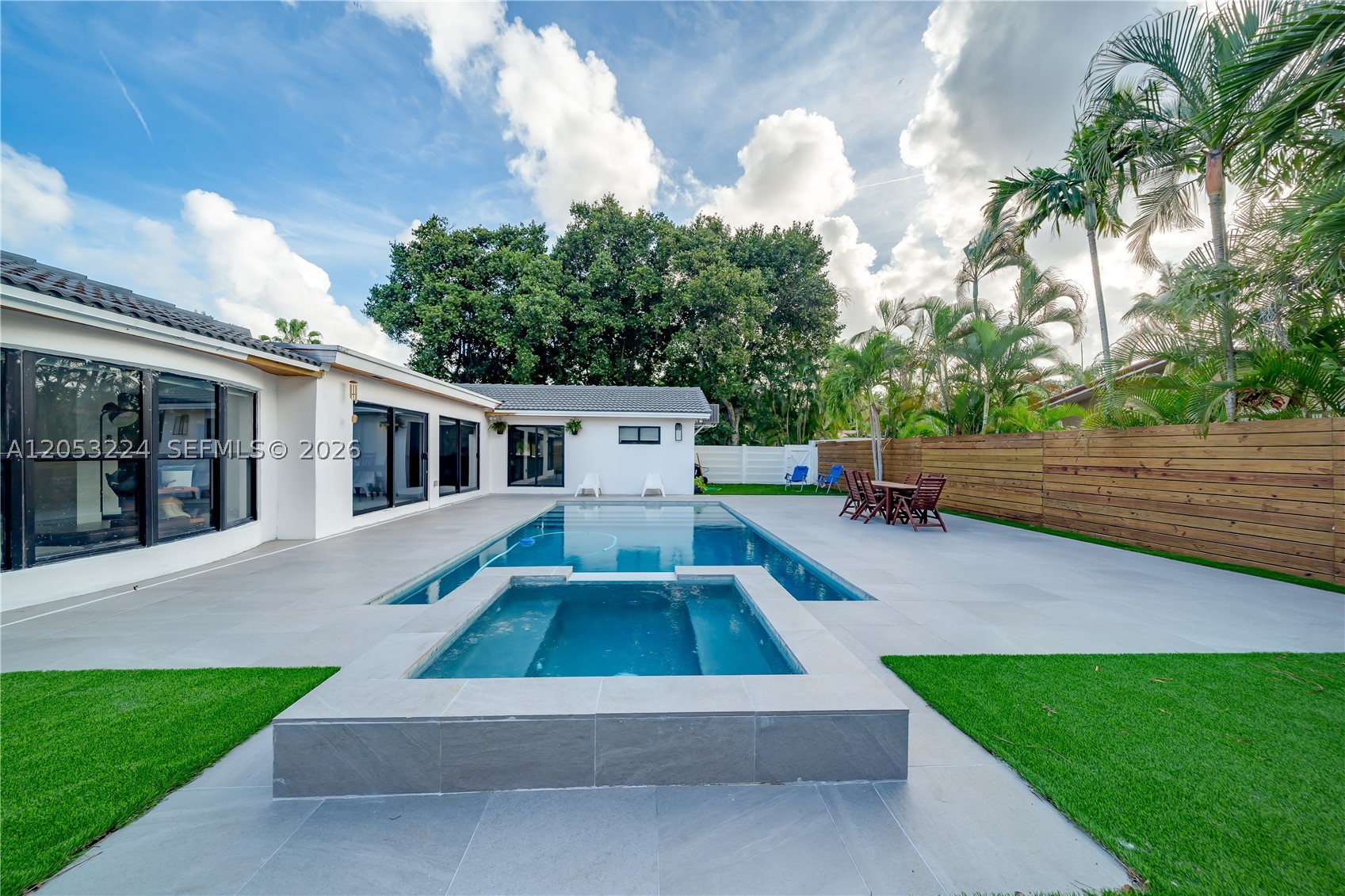 HOLLYWOOD HILLS NORTH SEC - Residential