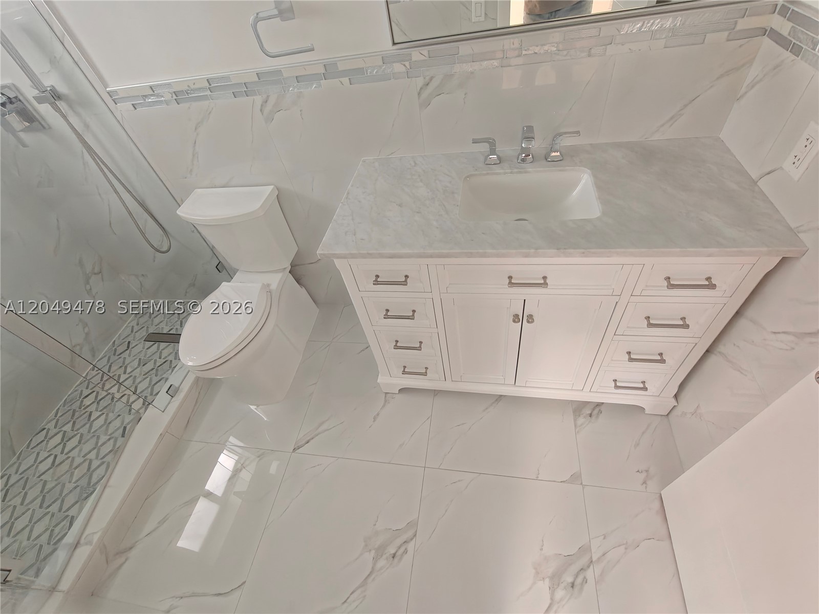 HOLLYWOOD HILLS - Residential Lease