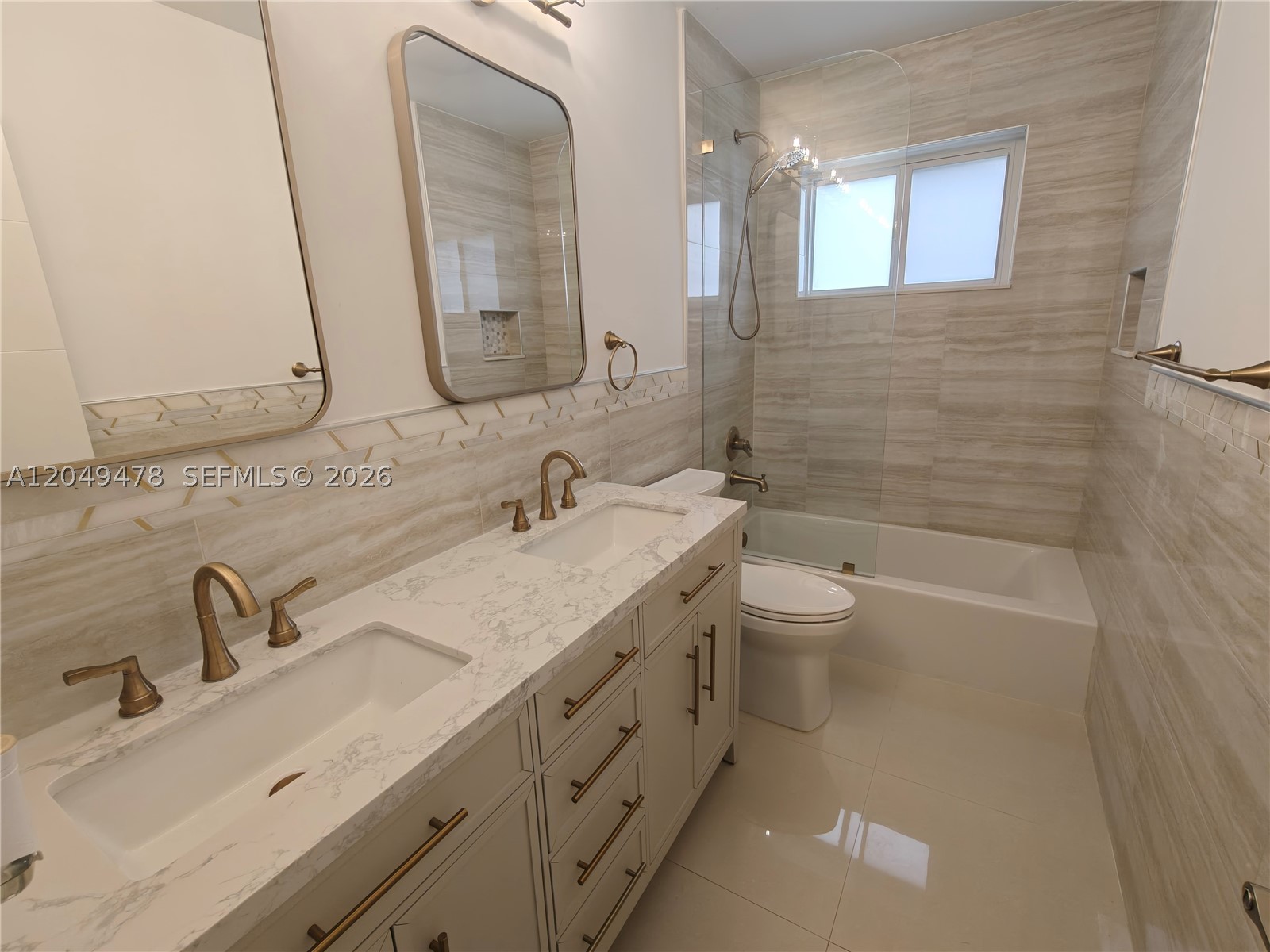 HOLLYWOOD HILLS - Residential Lease
