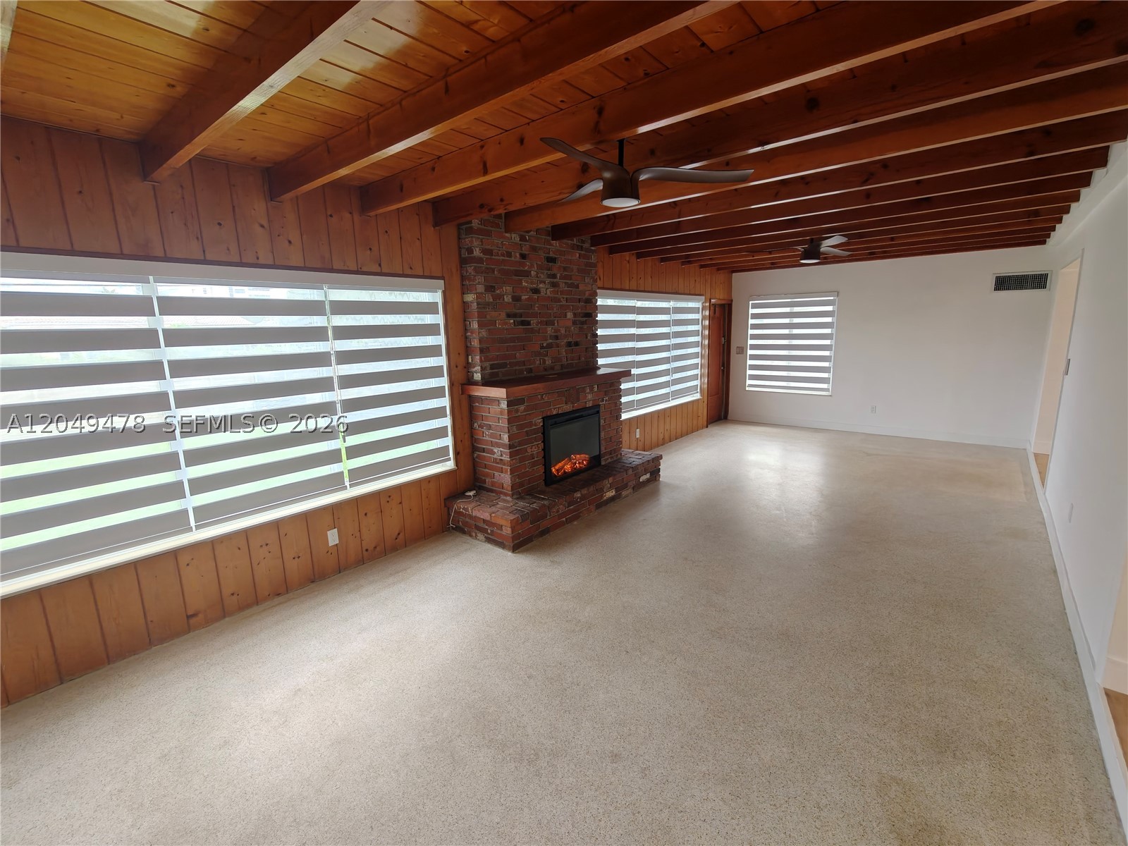 HOLLYWOOD HILLS - Residential Lease