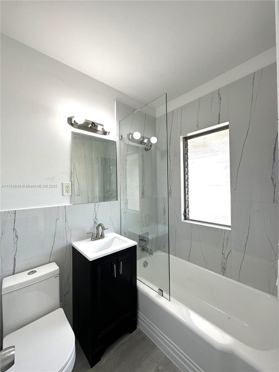 ISLE OF NORMANDY MIAMI VI - Residential Lease