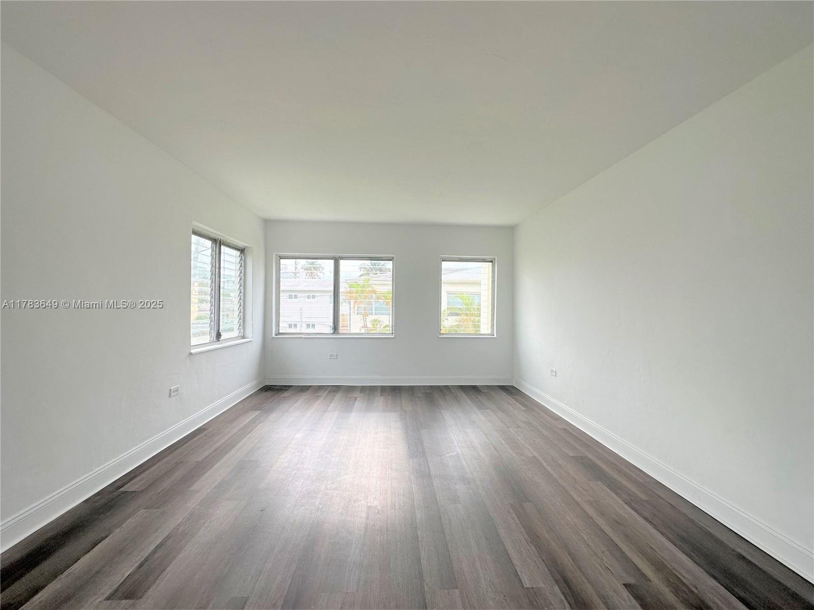 TOP FLOOR, CORNER UNIT, WITH LAUNDRY INSIDE THE UNIT! FULLY RENOVATED TOP TO BOTTOM INCLUDING NEW FLOORS, GRANITE AND STAINLESS STEEL KITCHEN, SPARKLING NEW PORCELAIN BATH, ELECTRIC HOT WATER HEATER, FRESH CUSTOM PAINT AND FANTASTIC LIGHT AND BRIGHT AMBIANCE. PERFECTLY QUIET AND CONVENIENT LOCATION ON POSH NORMANDY ISLE, JUST STEPS FROM THE PARK, WALGREENS, THE BEACH, SCHOOLS AND MORE. EASY-IN, EASY-OUT BUILDING WITH AMPLE STREET PARKING. VERY FAST APPROVAL! MOVE IN THE NEXT DAY. WILL GO FAST, CALL TODAY.