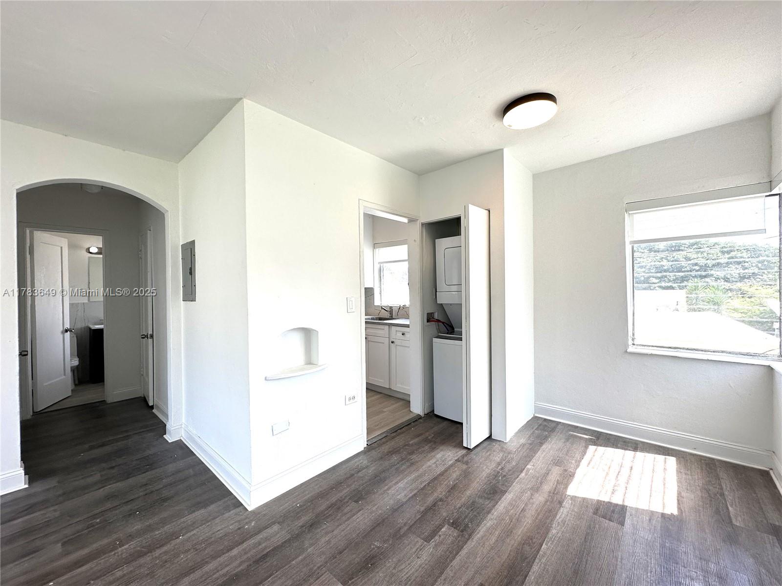 ISLE OF NORMANDY MIAMI VI - Residential Lease