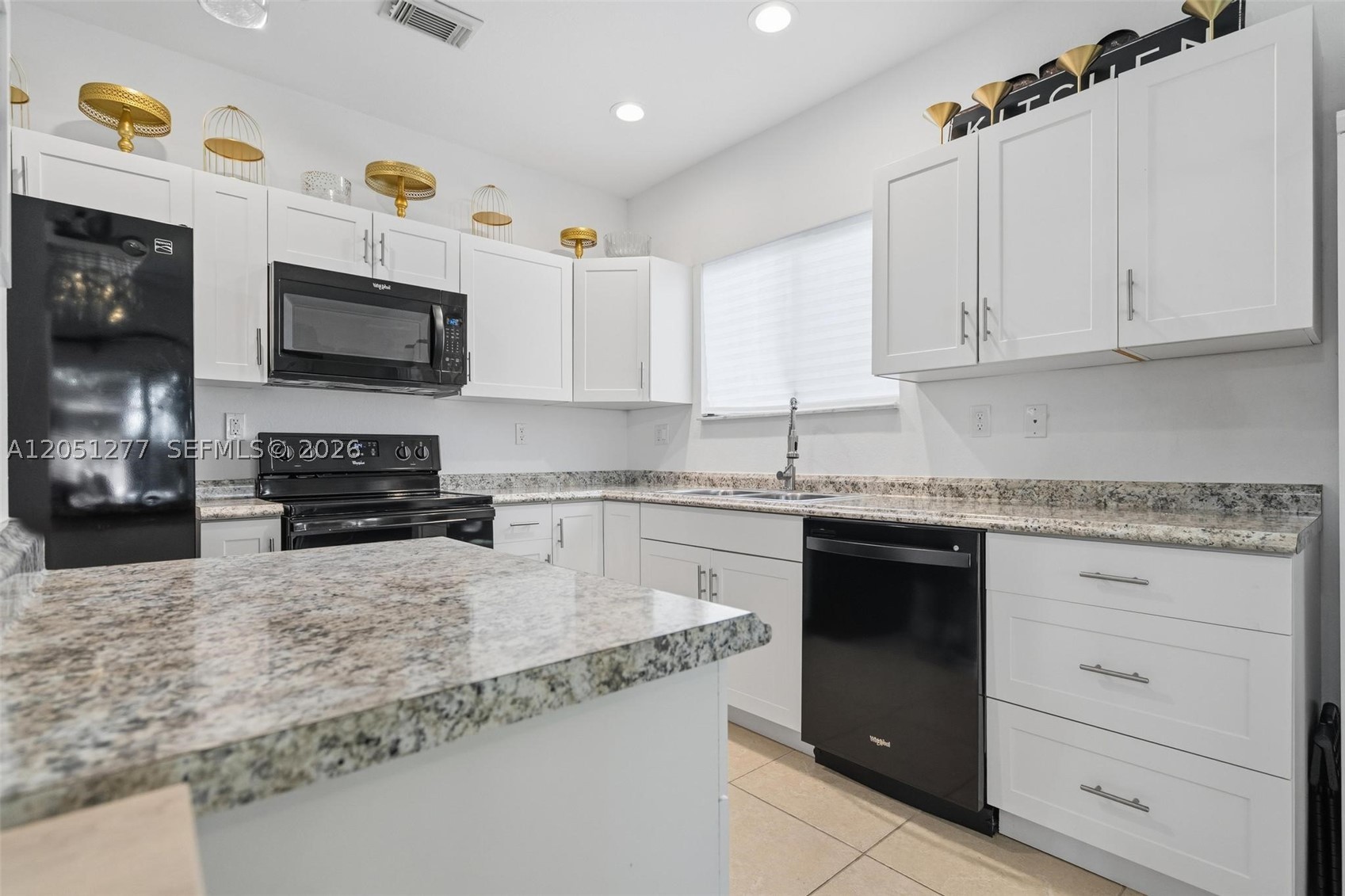 EMILIOS PLACE AT OASIS - Residential