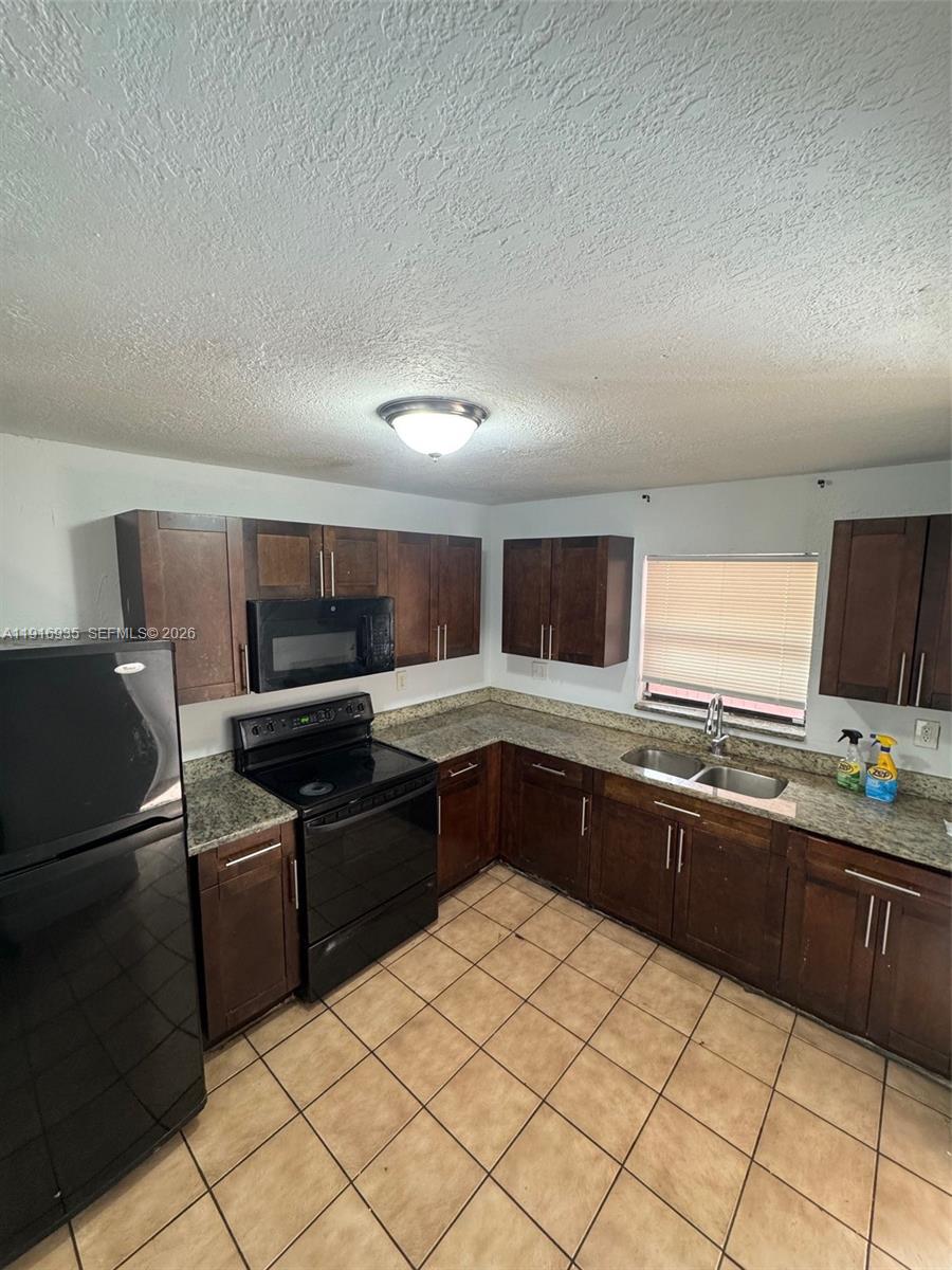 COLLIER GROVES - Residential Income