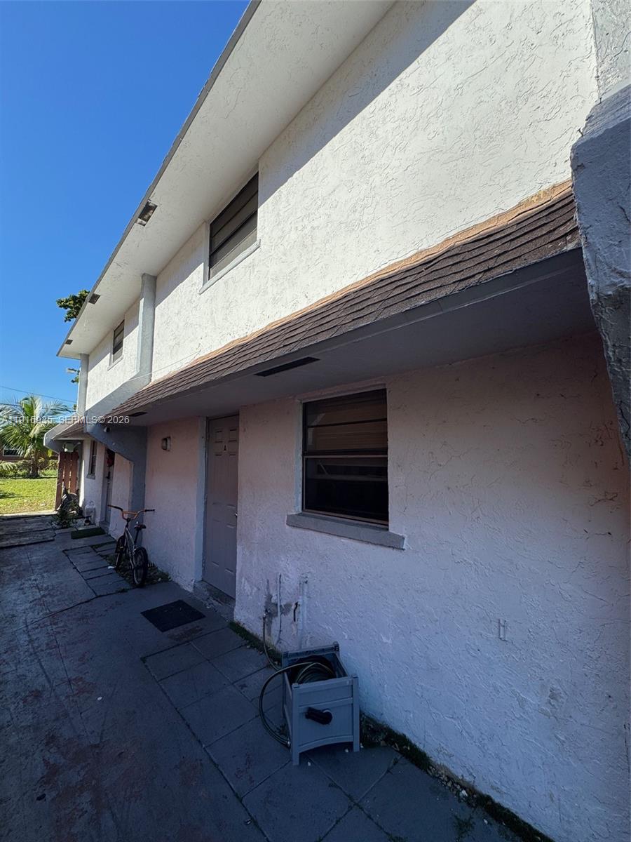 COLLIER GROVES - Residential Income