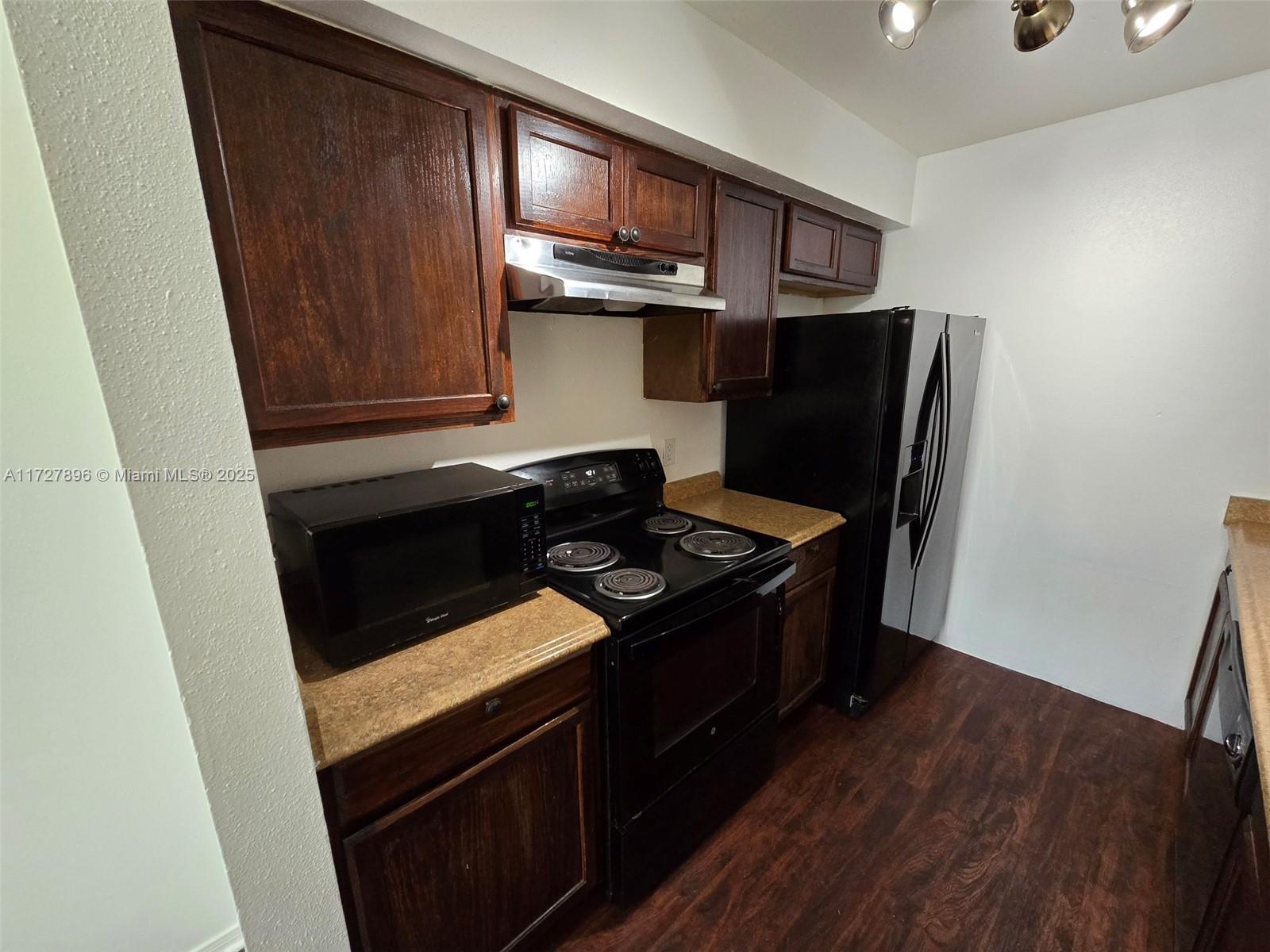 SAILBOAT POINTE CONDO - Residential