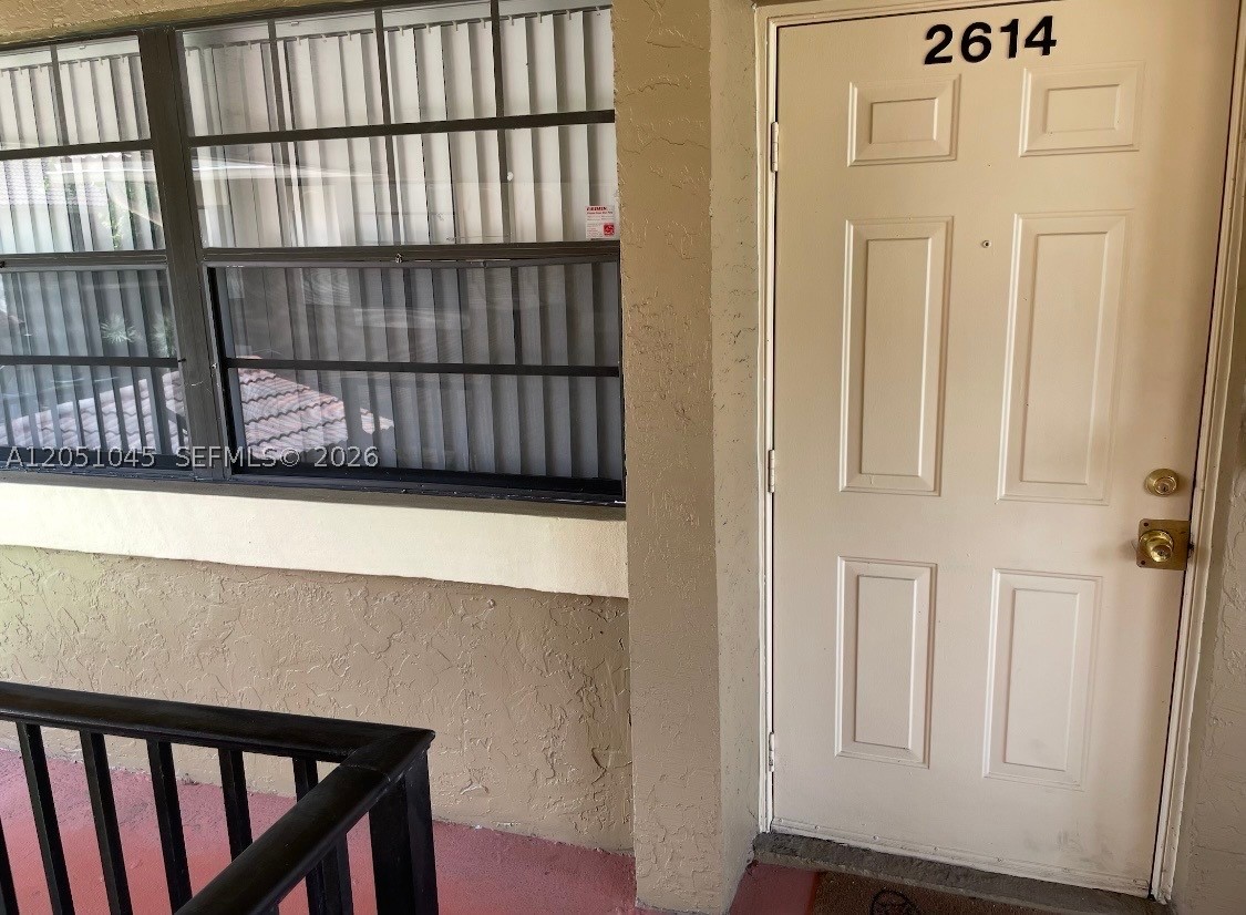 CORAL SPRINGS ESTATE TOWN - Residential Lease