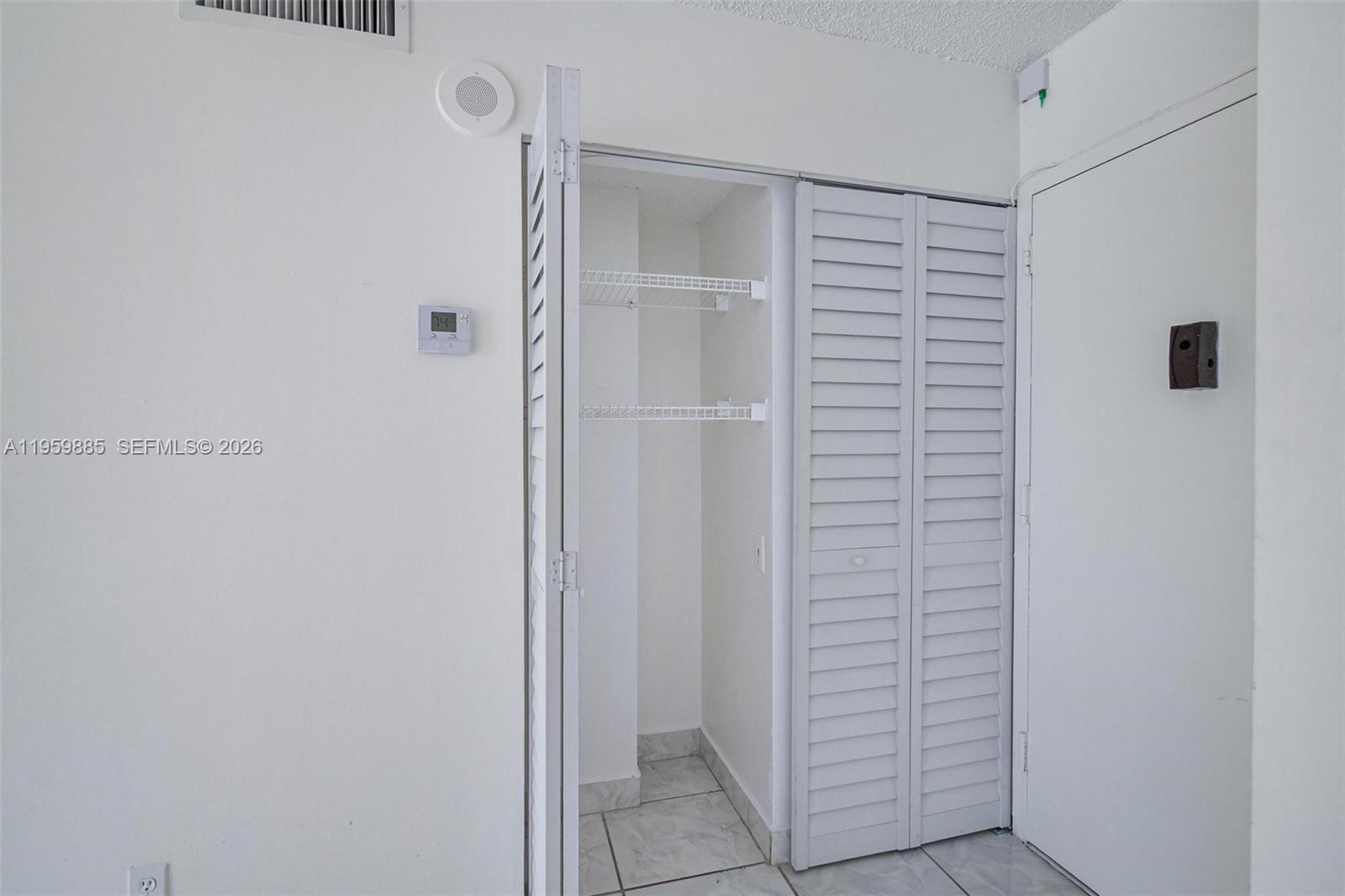 PLAZA OF AMERICAS CONDO P - Residential Lease