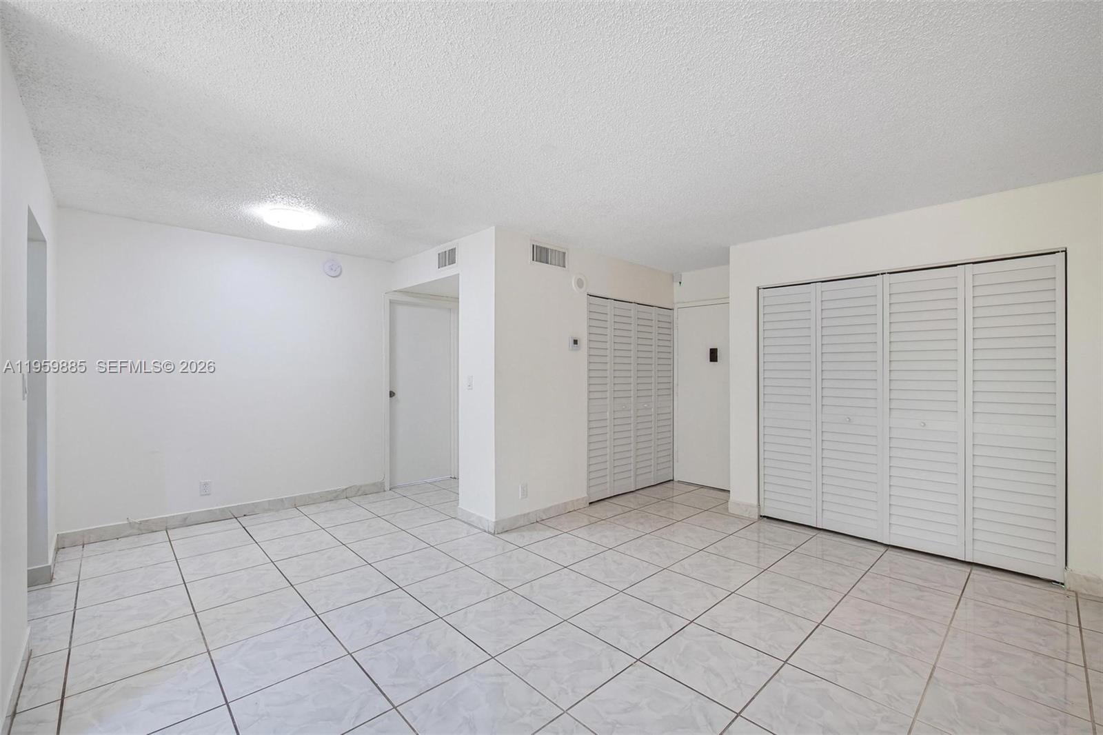 PLAZA OF AMERICAS CONDO P - Residential Lease