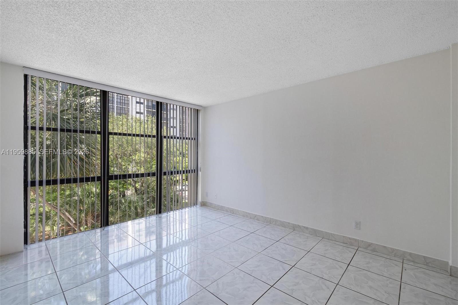 PLAZA OF AMERICAS CONDO P - Residential Lease