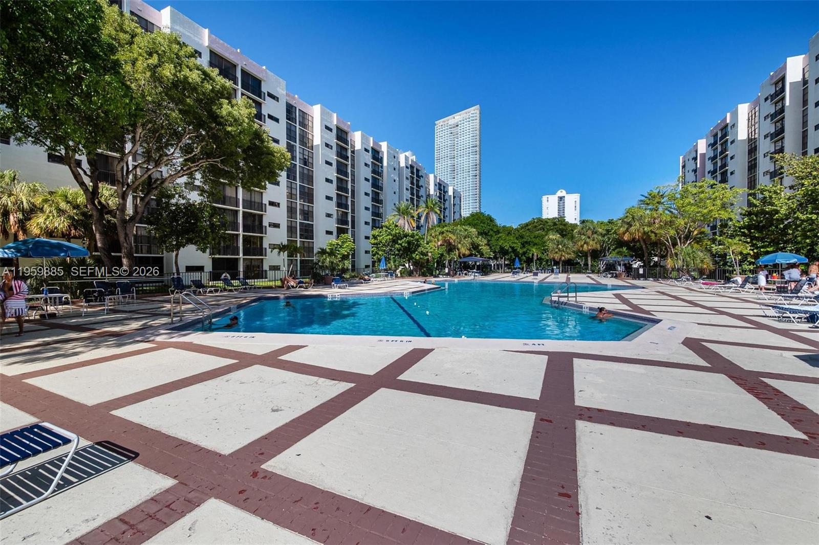 PLAZA OF AMERICAS CONDO P - Residential Lease