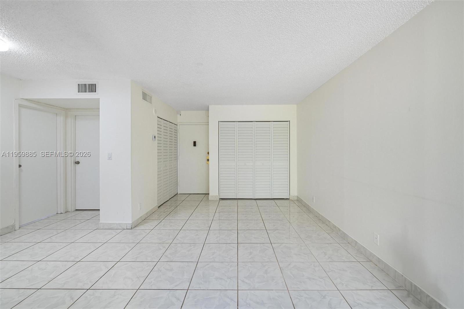 PLAZA OF AMERICAS CONDO P - Residential Lease
