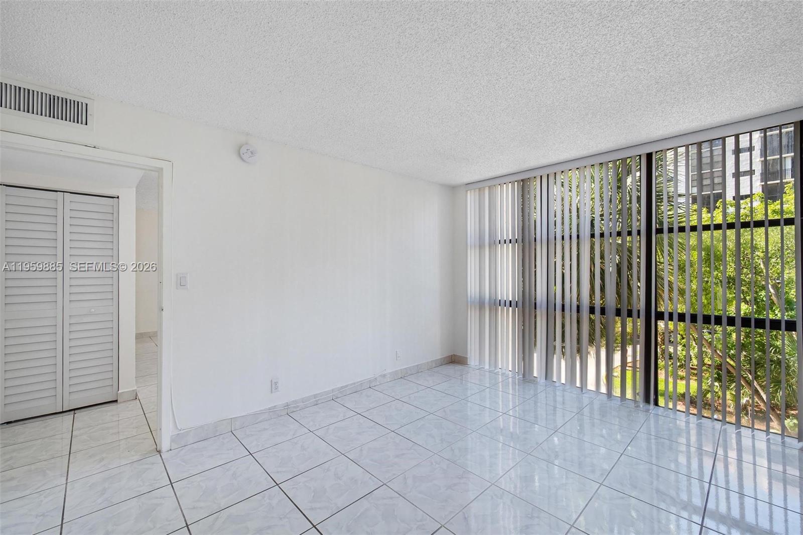 PLAZA OF AMERICAS CONDO P - Residential Lease