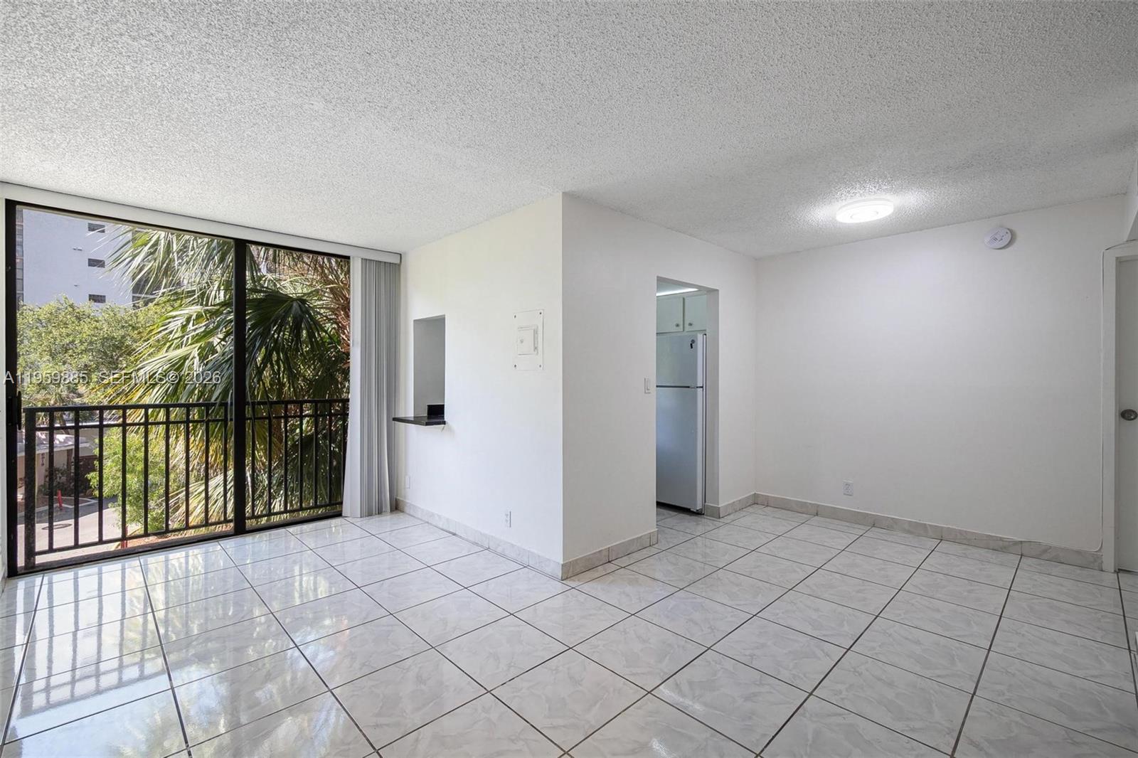 PLAZA OF AMERICAS CONDO P - Residential Lease
