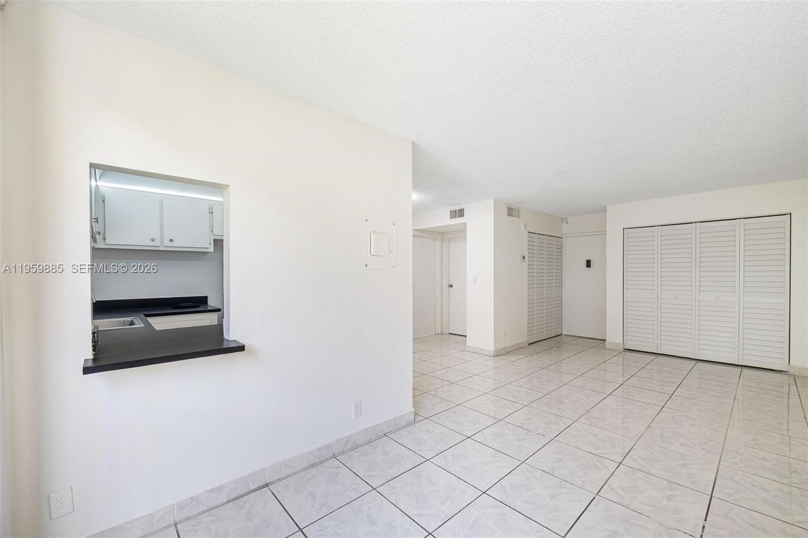 PLAZA OF AMERICAS CONDO P - Residential Lease
