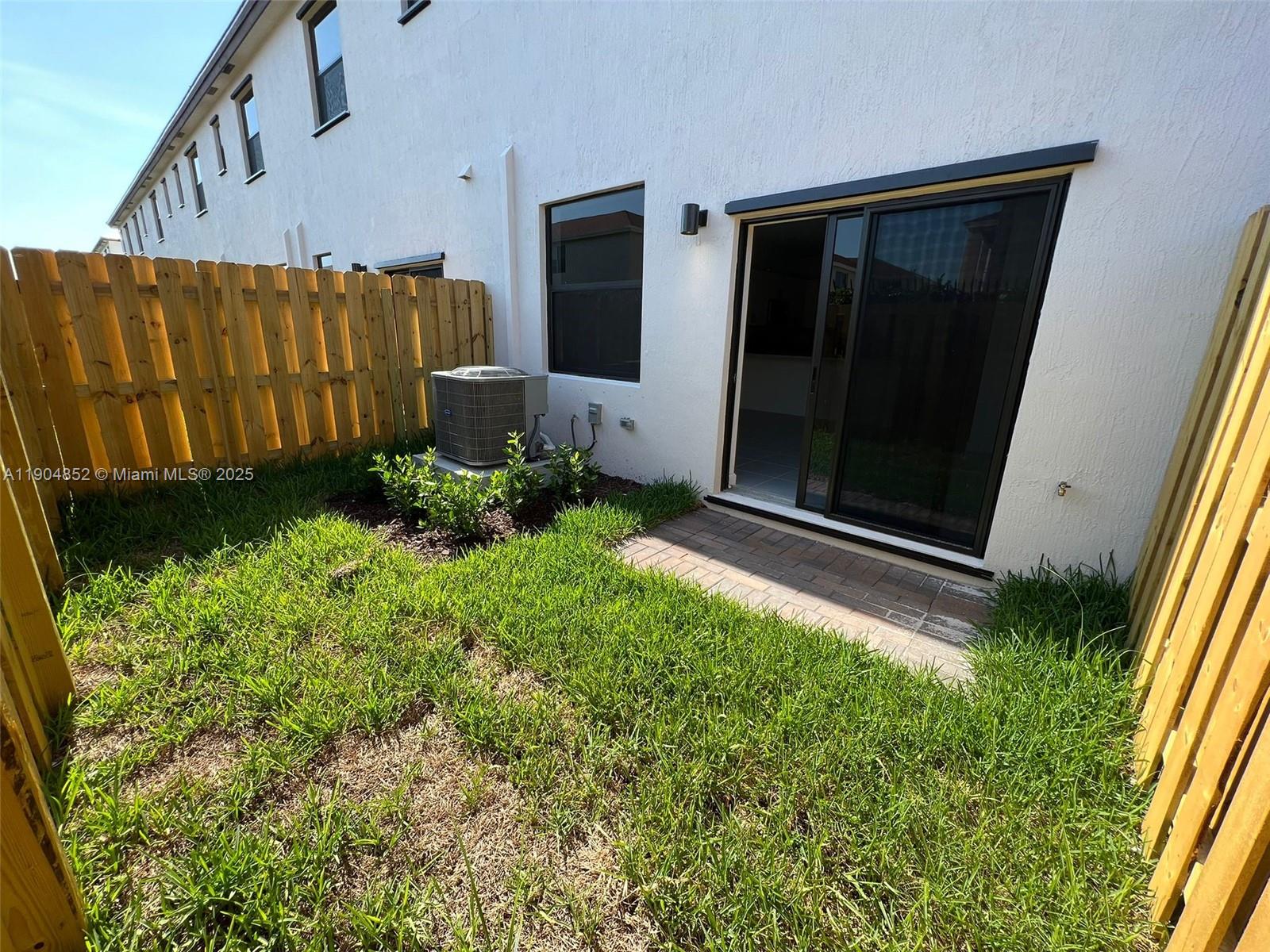 VIA VENTURA NEIGHBORHOOD 4 - Residential