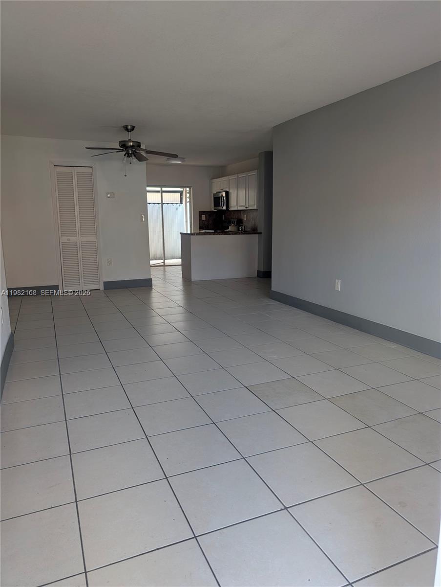 WEST PALM VILLAS III COND - Residential