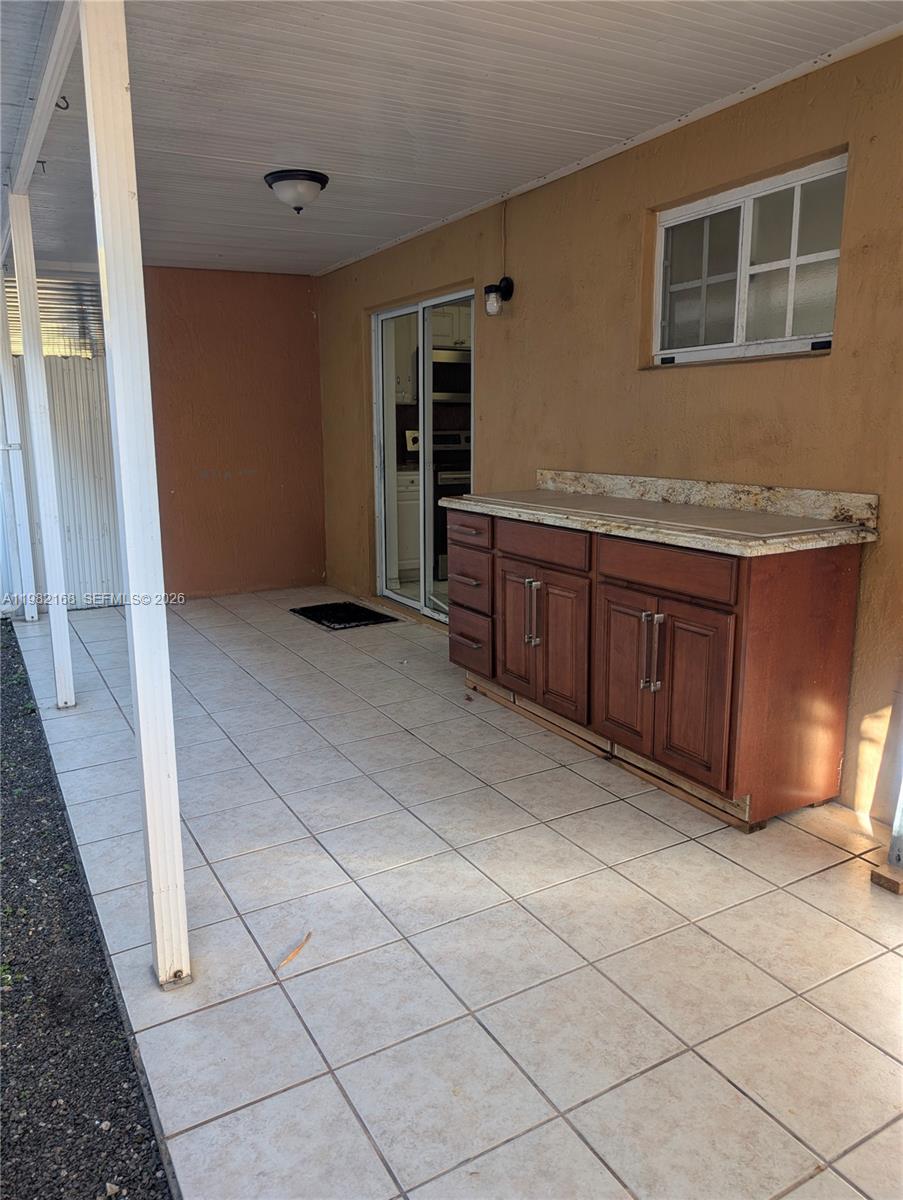 WEST PALM VILLAS III COND - Residential