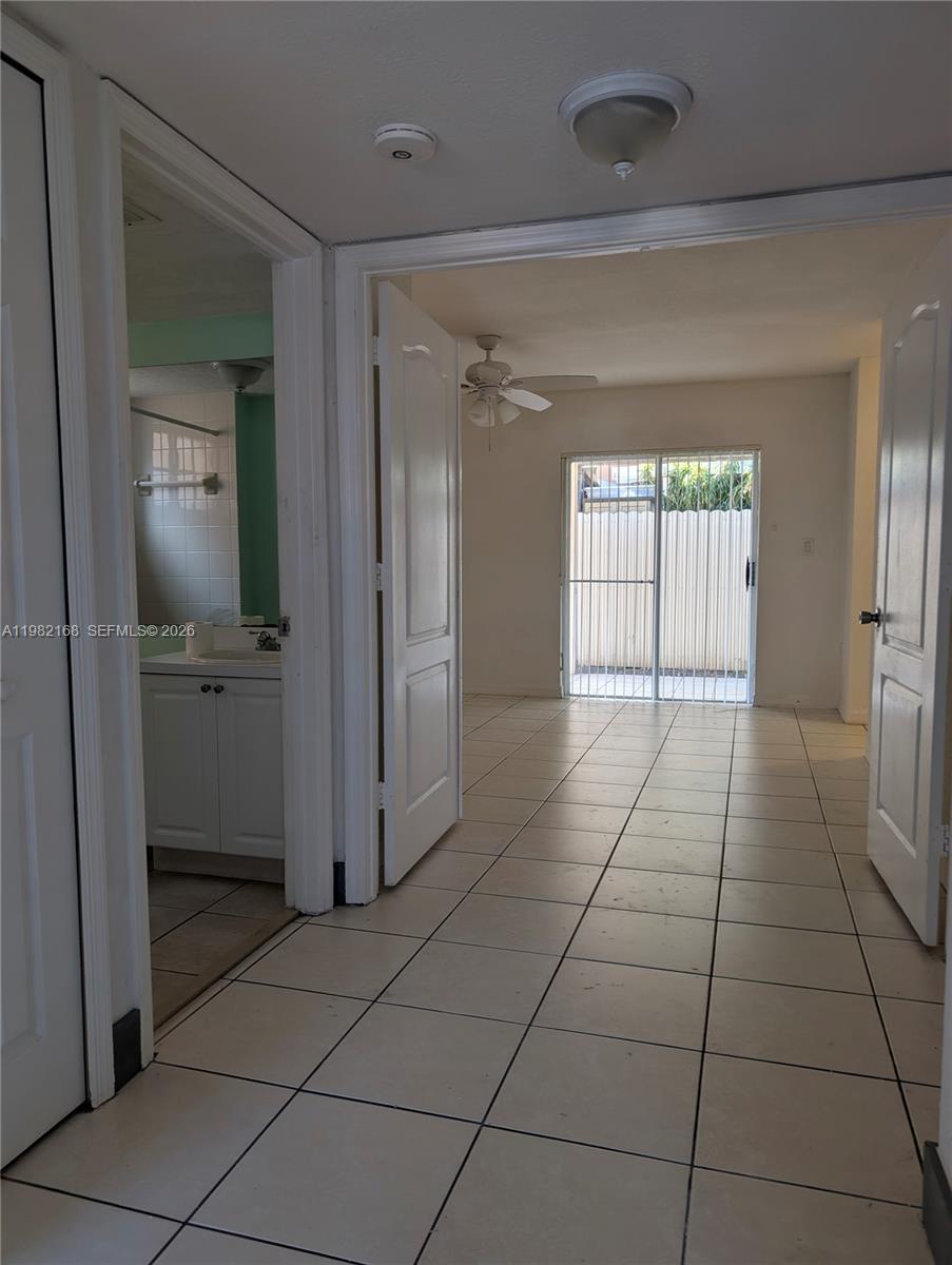 WEST PALM VILLAS III COND - Residential