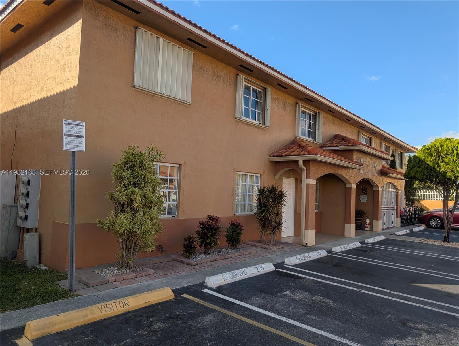 WEST PALM VILLAS III COND - Residential