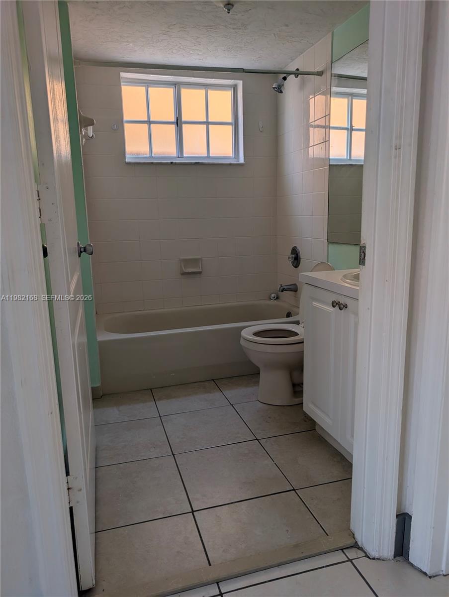 WEST PALM VILLAS III COND - Residential