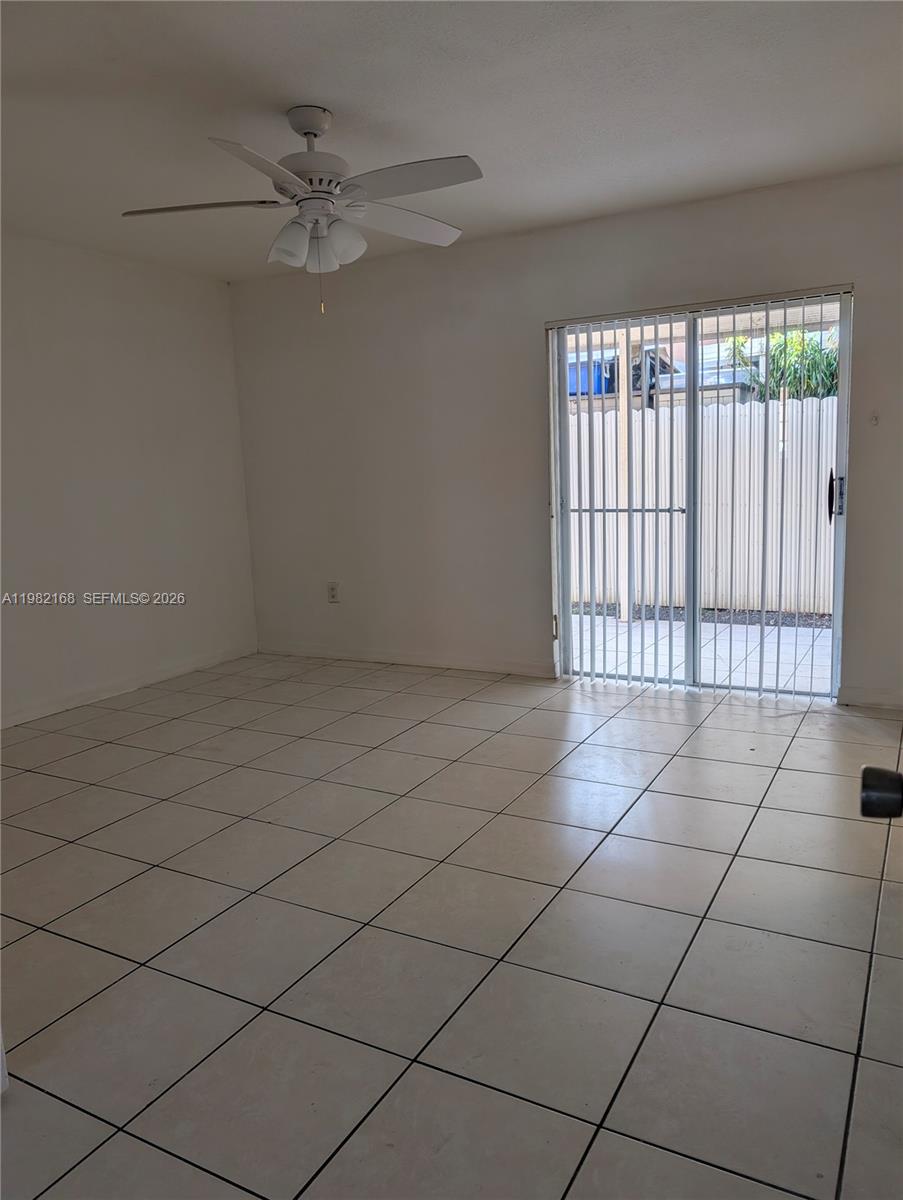 WEST PALM VILLAS III COND - Residential
