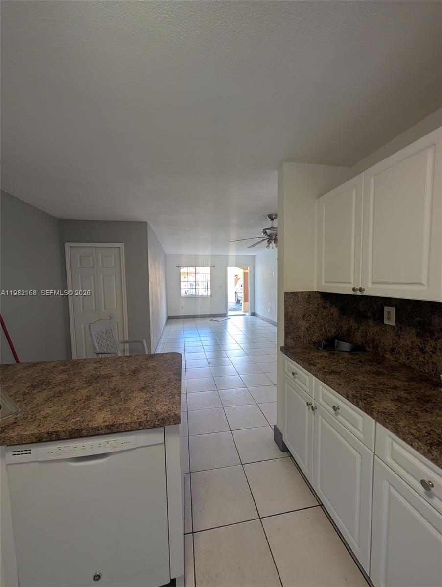 WEST PALM VILLAS III COND - Residential