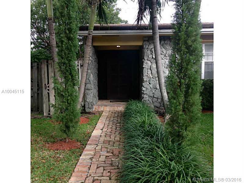 Great Rental in North Pinecrest! A very charming home with lots of natural light and an open floor plan. It is a one story family home with a detached two car garage, partially converted into a 1/1.5, great for visitors or in-laws.
Very well kept property, with access to A+ schools. it is a must see. Presently rented, please call for an appointment.