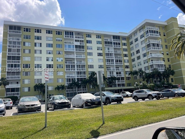 HILLCREST NO 21 CONDO - Residential