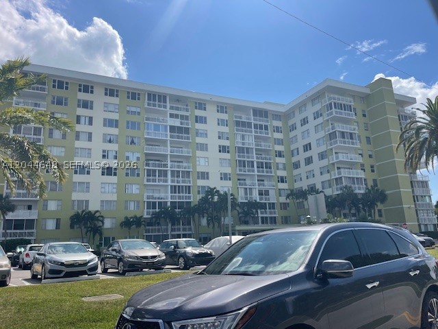 HILLCREST NO 21 CONDO - Residential