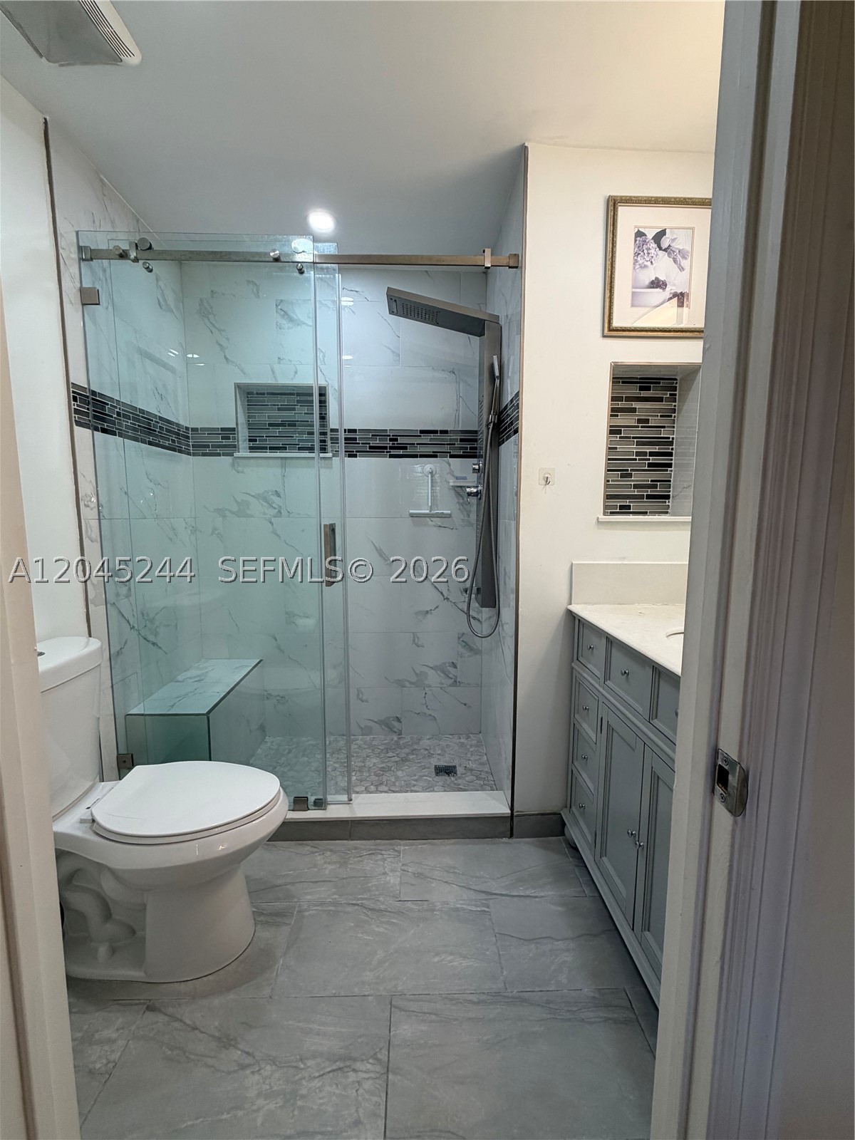 VISTA ALEGRE TOWNHOMES VI - Residential Lease