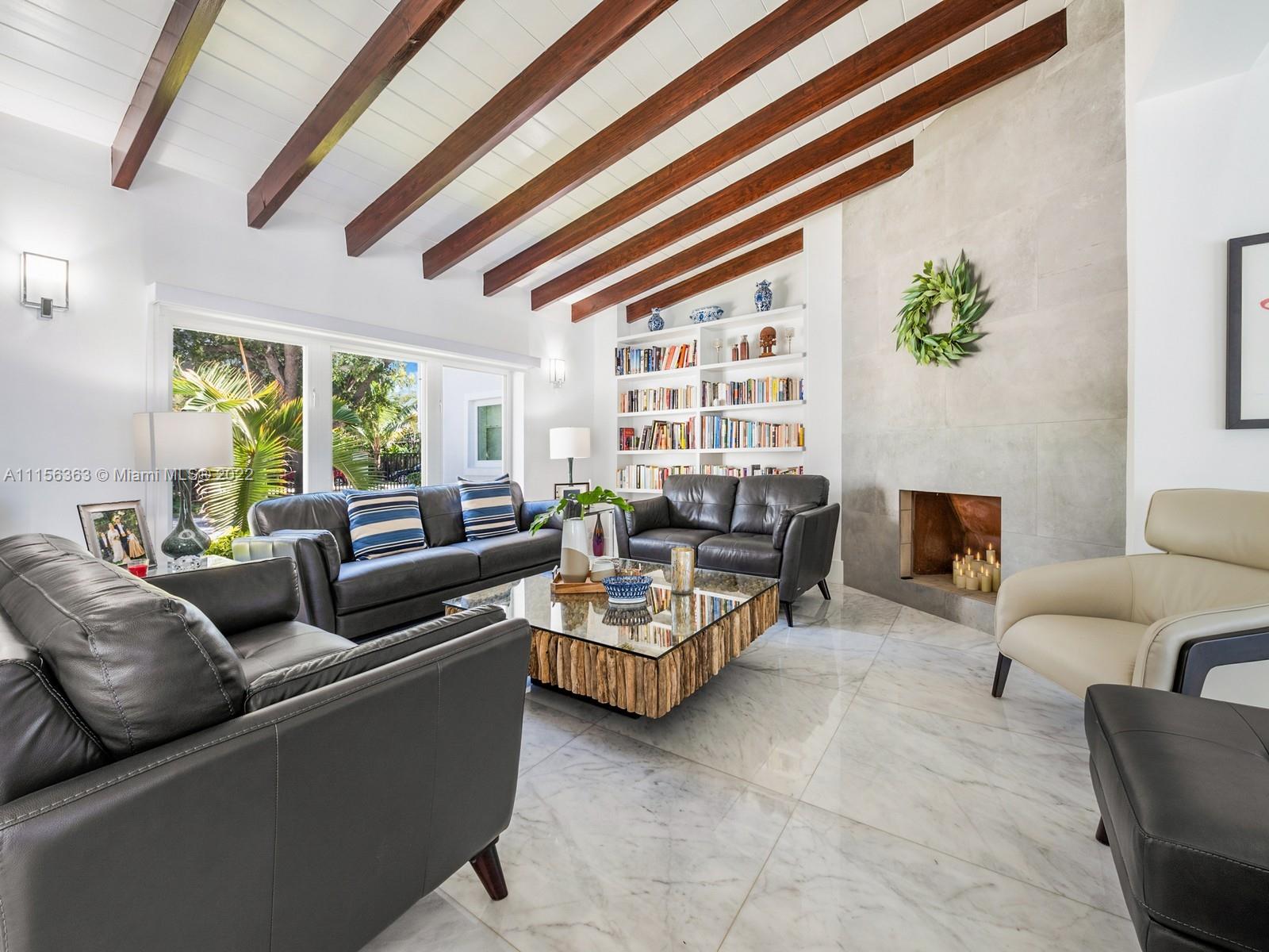 TOWN & RANCH ESTS - Residential