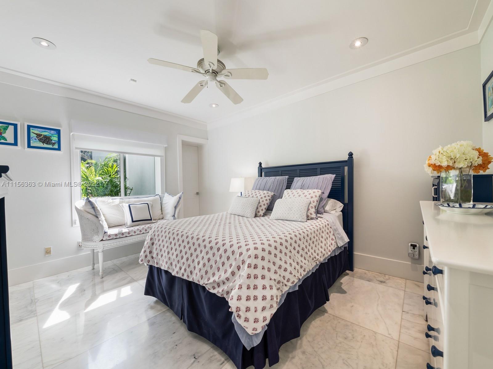 TOWN & RANCH ESTS - Residential