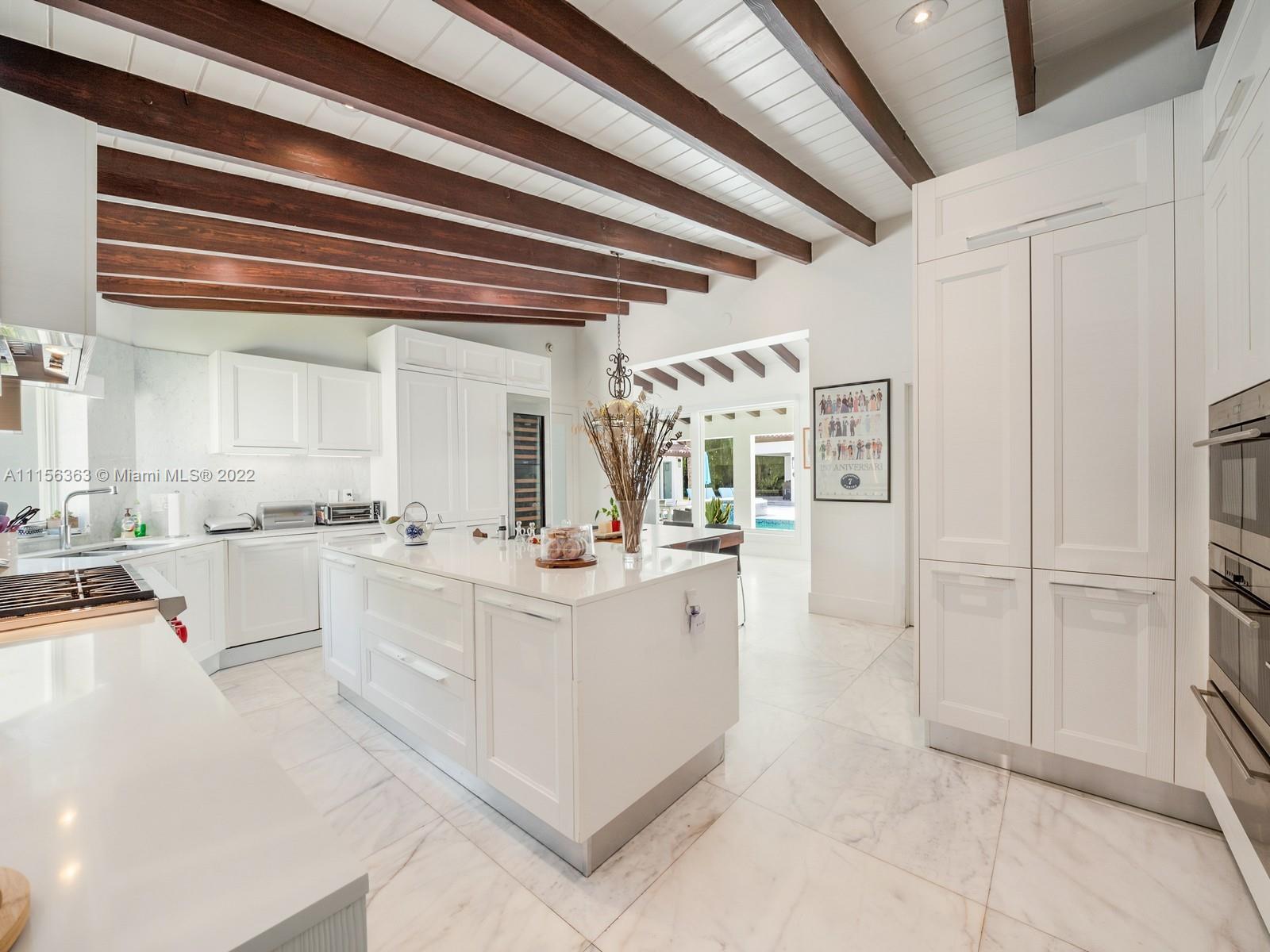 TOWN & RANCH ESTS - Residential