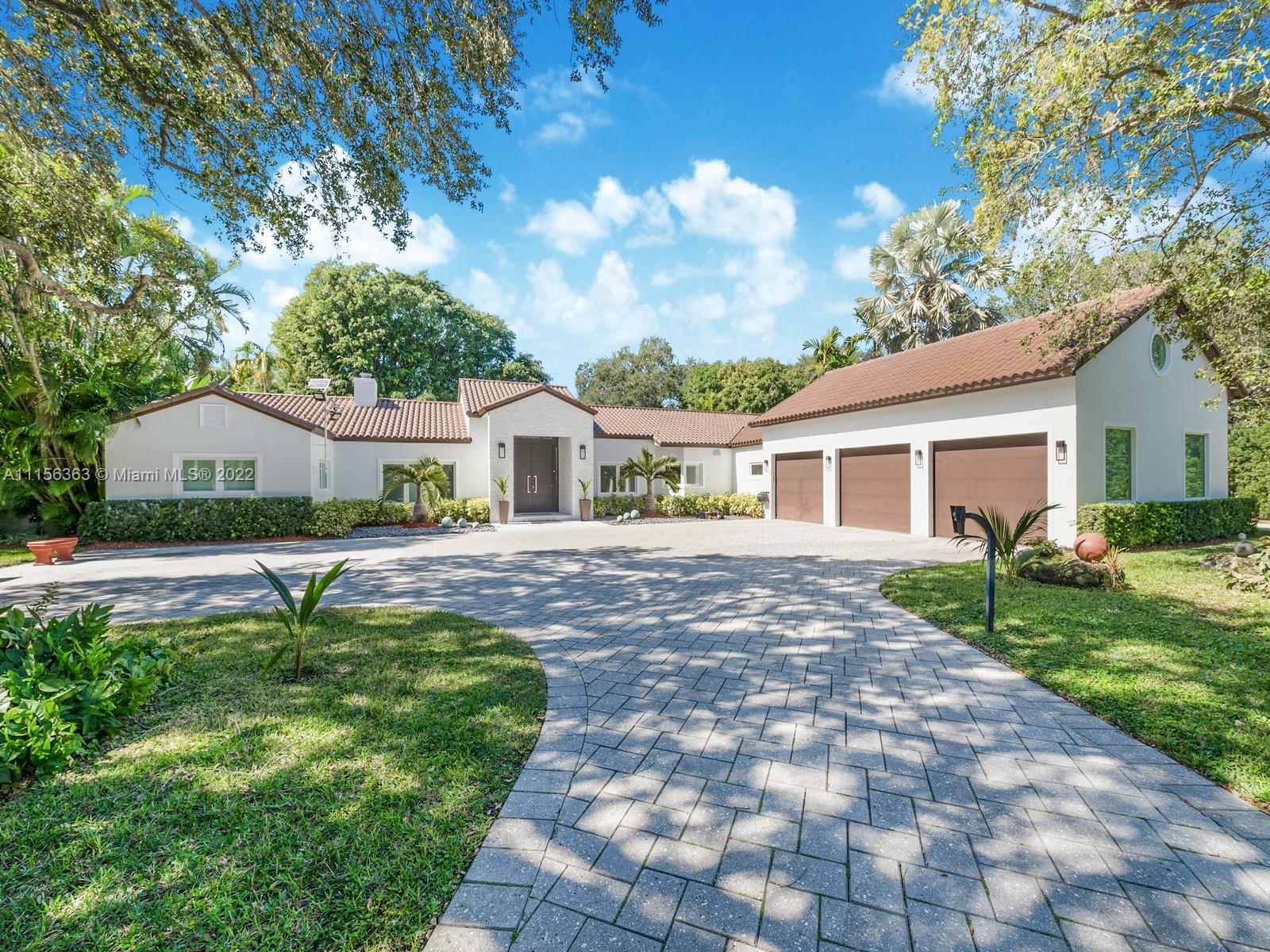 TOWN & RANCH ESTS - Residential