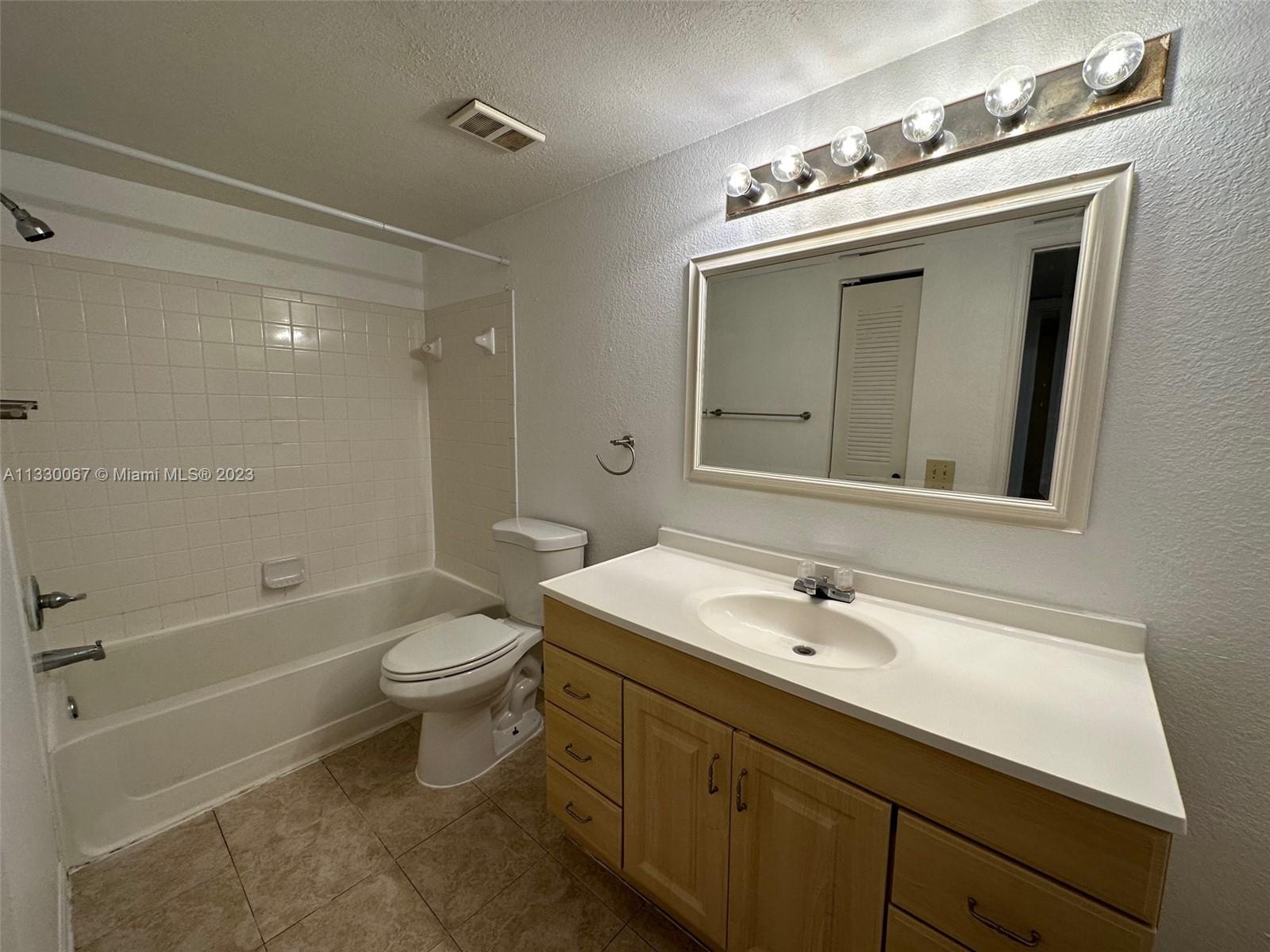ISLES AT LAGO MAR CONDO - Residential Lease