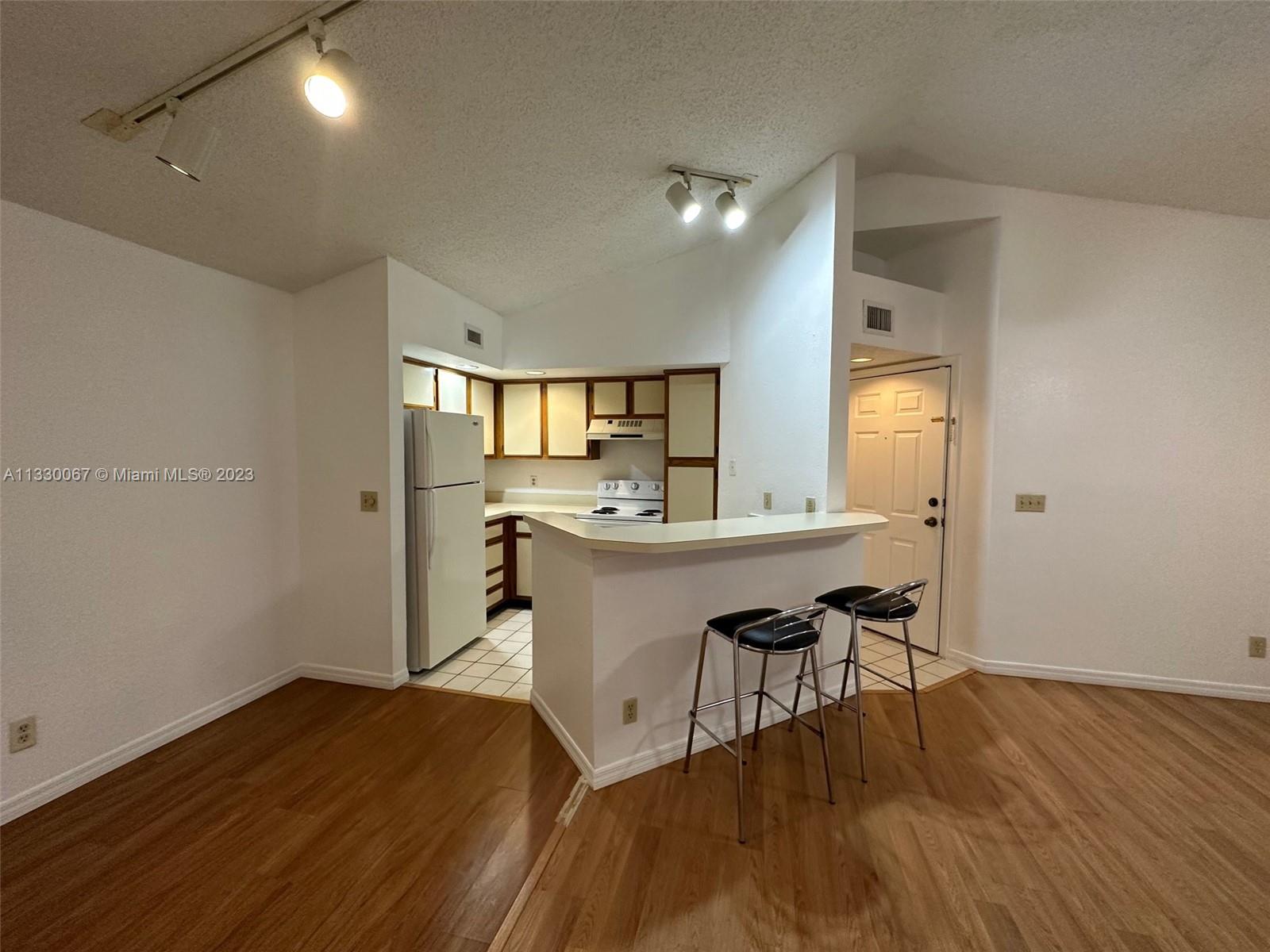ISLES AT LAGO MAR CONDO - Residential Lease