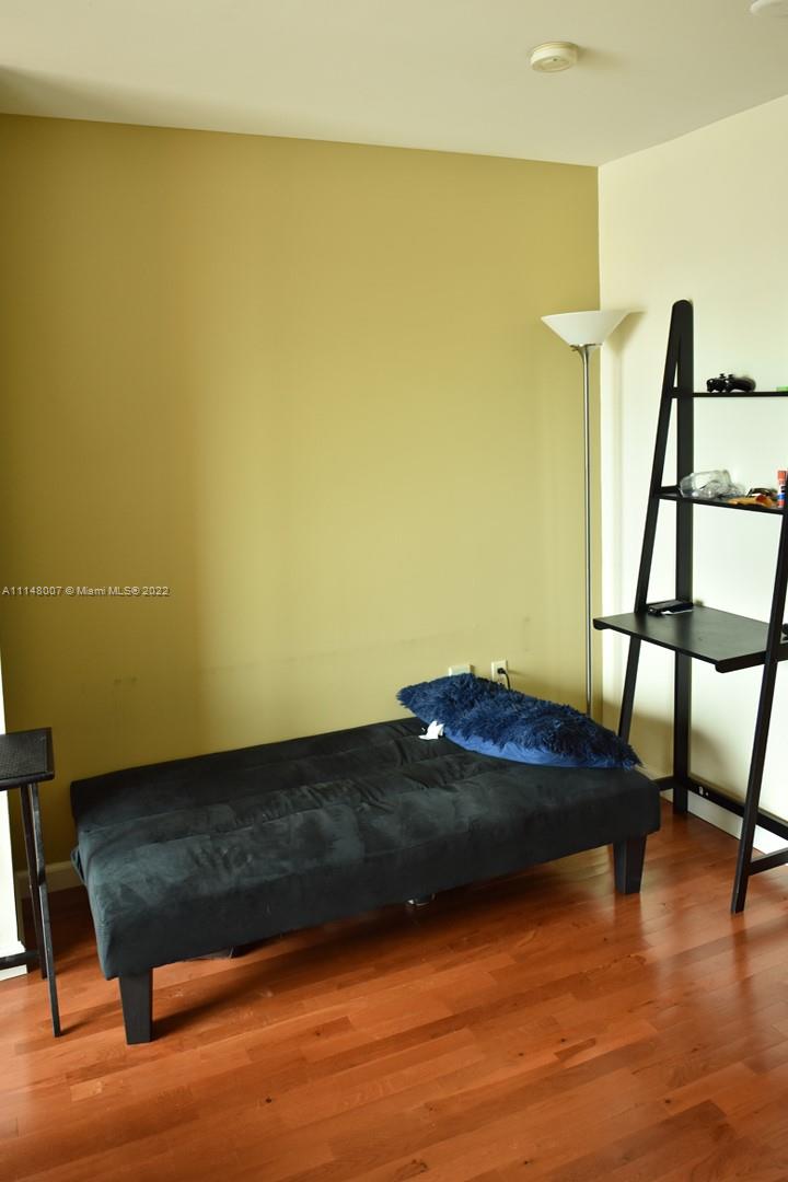 THE RESIDENCES AT SUNSET - Residential Lease