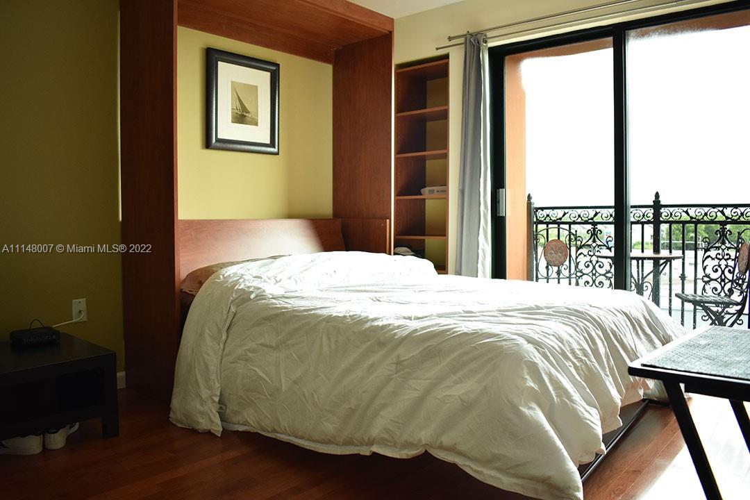 THE RESIDENCES AT SUNSET - Residential Lease