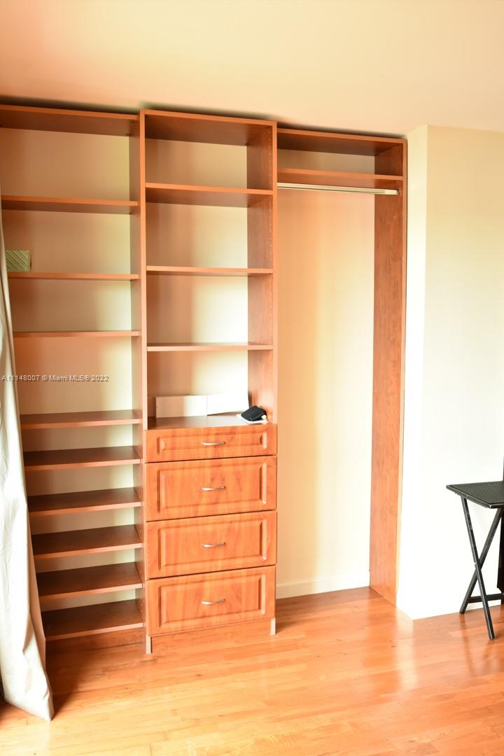 THE RESIDENCES AT SUNSET - Residential Lease